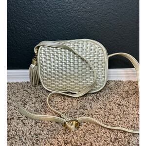 Shiny White Weave‎ Vintage Lord and Taylor crossbody clutch 1990's